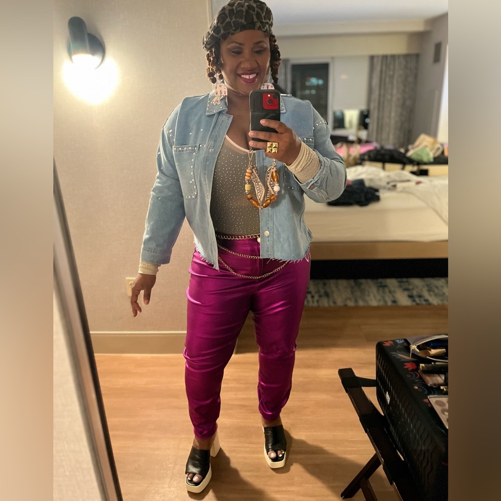 Hot Kiss Fuchsia Metallic Jeggings - Picture 1 of 3
